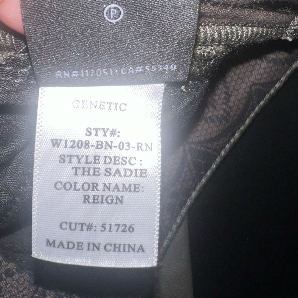 Genetic Denim Olive Sadie Jeans With Faux Leather Details Size 26 NWOT - Picture 7 of 11